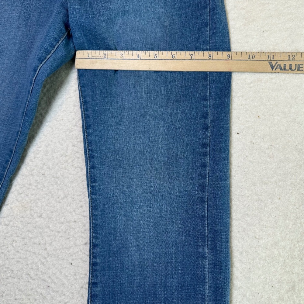 Levi Strauss & Co Classic Straight Leg Jeans Women's 8 Blue Medium Wash Stretch - Picture 6 of 15